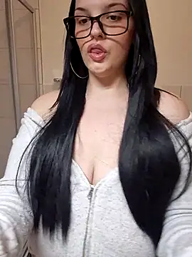 Snapshot of Jujuicy_97 chatting on January 18, 2026, 3:59 pm Jujuicy 97 online show from January 18, 2026, 3:59 pm