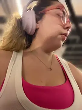 brooklynivy online show from April 15, 2026, 12:21 pm