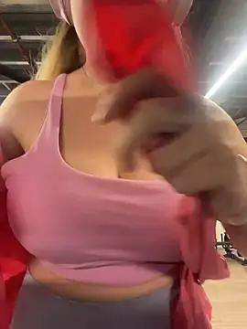 brooklynivy online show from February 22, 2026, 10:28 am