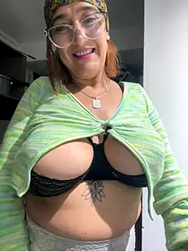 anastasia and jordan online show from November 28, 2025, 8:14 am