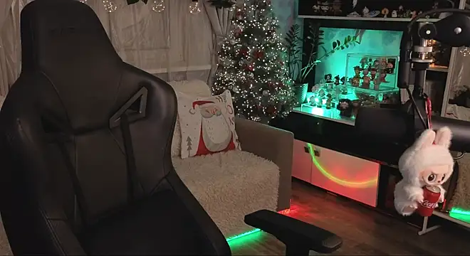 KiraLiLime online show from January 9, 2026, 9:11 pm