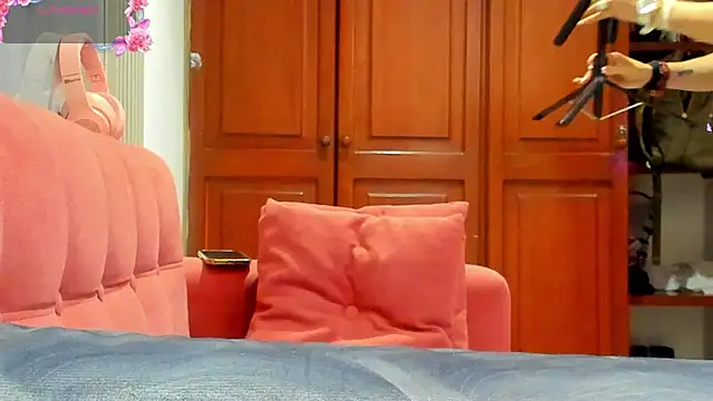 BridgetRodriguez online show from November 17, 2025, 11:47 am