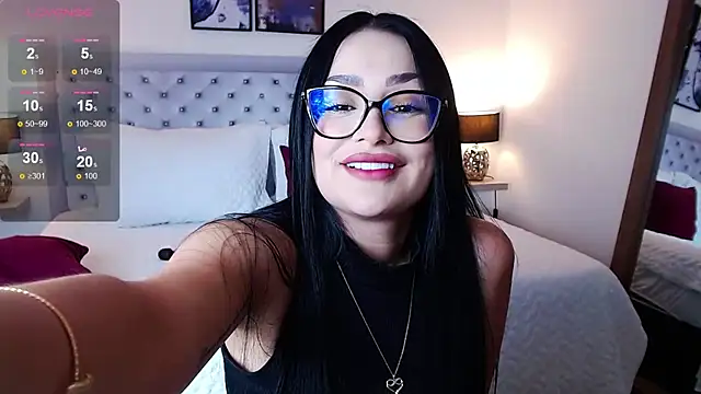 Snapshot of sarascottt chatting on February 17, 2025, 5:44 pm sarascottt online show from February 17, 2025, 5:44 pm