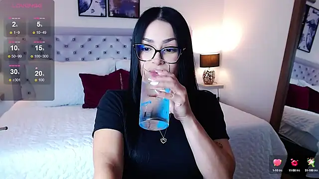 Snapshot of sarascottt chatting on February 13, 2025, 2:52 pm sarascottt online show from February 13, 2025, 2:52 pm