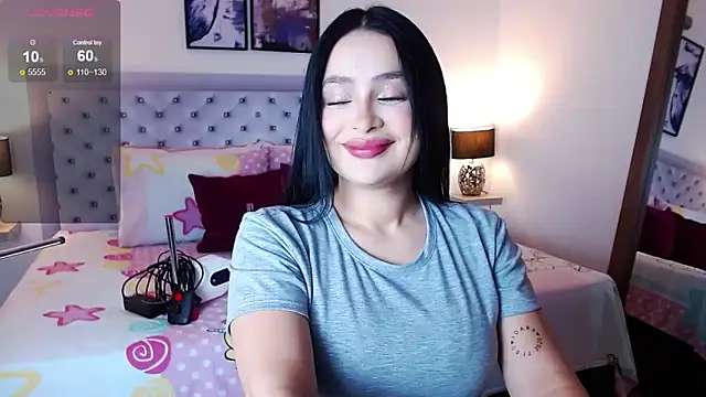 Snapshot of sarascottt chatting on October 4, 2025, 3:35 pm sarascottt online show from October 4, 2025, 3:35 pm