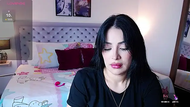 Snapshot of sarascottt chatting on December 4, 2024, 7:17 pm sarascottt online show from December 4, 2024, 7:17 pm