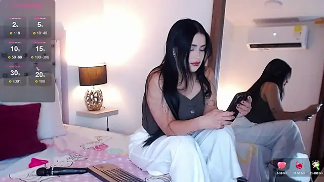 Snapshot of sarascottt chatting on September 10, 2025, 3:22 pm sarascottt online show from September 10, 2025, 3:22 pm