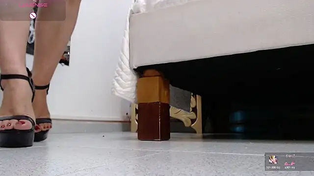 EvaBellucci  online show from October 28, 2025, 12:37 pm