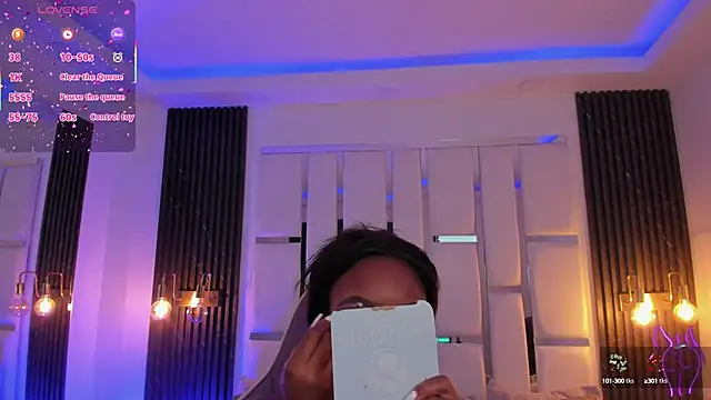 mia schwarz online show from October 14, 2025, 5:57 pm