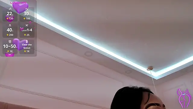 mia schwarz online show from September 12, 2025, 11:48 pm