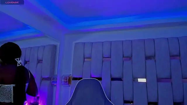 mia schwarz online show from March 12, 2026, 10:03 pm