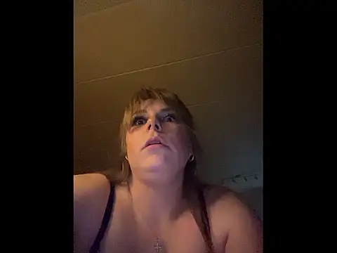 Snapshot of PetiteB_Official chatting on February 14, 2026, 12:55 am PetiteB Official online show from February 14, 2026, 12:55 am