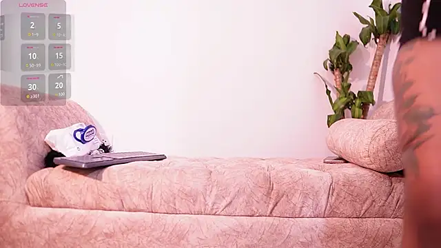 Mikubani18 online show from September 30, 2025, 9:15 am