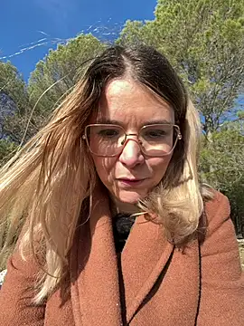 Snapshot of EmyLana chatting on February 21, 2026, 8:16 am EmyLana online show from February 21, 2026, 8:16 am