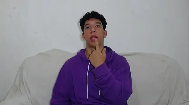 Snapshot of ethan_noir chatting on February 22, 2025, 8:09 pm ethan noir online show from February 22, 2025, 8:09 pm