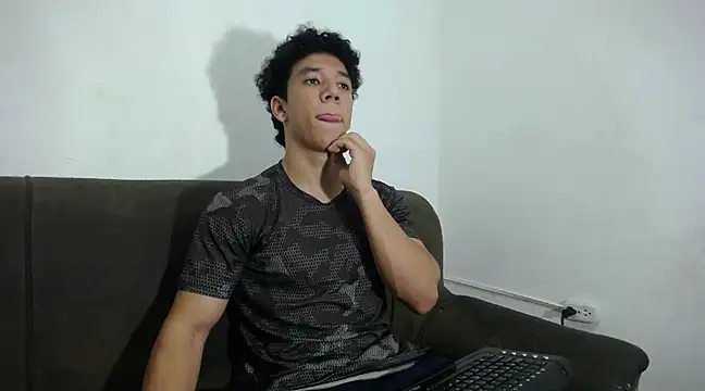 Snapshot of ethan_noir chatting on February 25, 2025, 9:26 pm ethan noir online show from February 25, 2025, 9:26 pm