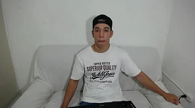 Snapshot of ethan_noir chatting on February 14, 2025, 7:54 pm ethan noir online show from February 14, 2025, 7:54 pm