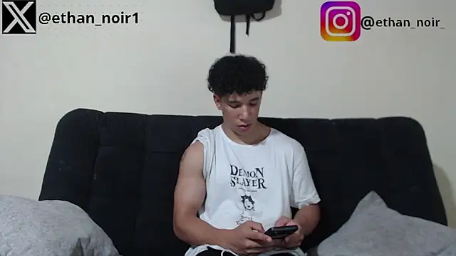 Snapshot of ethan_noir chatting on March 19, 2025, 8:22 pm ethan noir online show from March 19, 2025, 8:22 pm