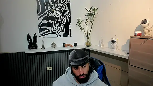 Daemon21 online show from November 14, 2025, 5:05 pm