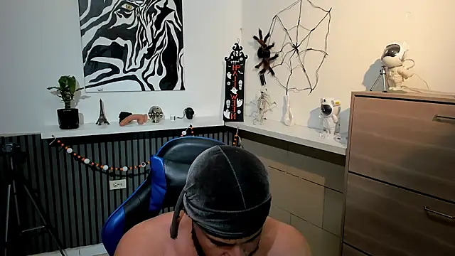 Daemon21 online show from November 10, 2025, 1:32 am