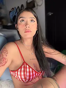 -Loren- online show from May 26, 2026, 12:14 pm