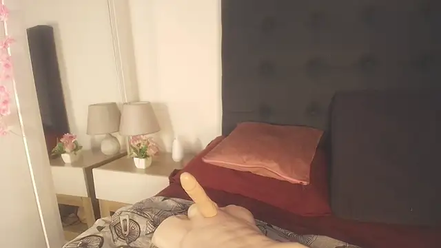 Evelonga 707 online show from April 8, 2026, 7:15 pm