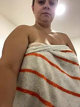 Im Amelia online show from December 2, 2025, 12:18 pm