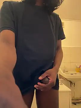 Snapshot of Oorgazmic chatting on February 8, 2025, 6:44 pm Oorgazmic online show from February 8, 2025, 6:44 pm