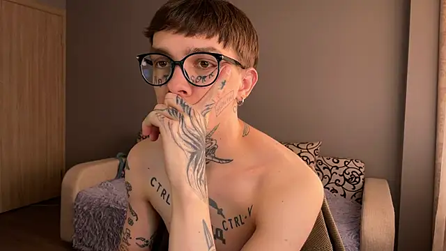 anahori  simon online show from September 13, 2025, 12:16 pm