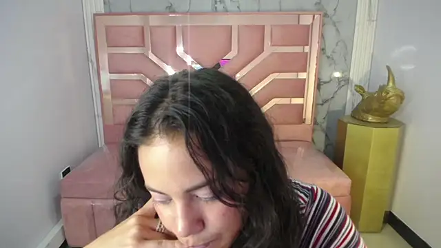 Tyna ch online show from February 10, 2025, 4:14 pm