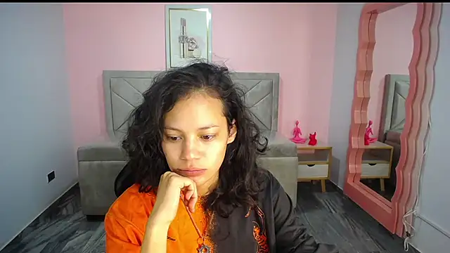 Snapshot of Tyna_ch chatting on June 1, 2026, 1:00 pm Tyna ch online show from June 1, 2026, 1:00 pm