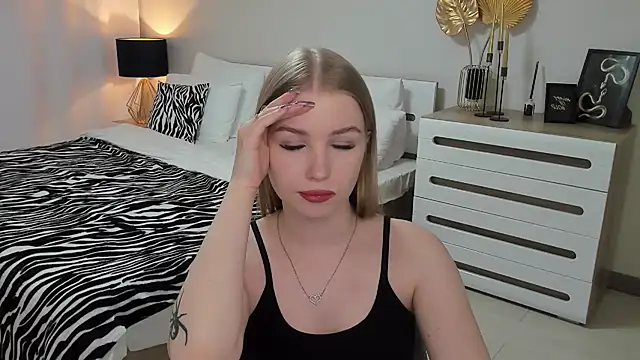 shy  lady online show from March 18, 2025, 3:34 am