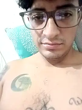 Snapshot of ale3J4a chatting on December 17, 2025, 2:33 pm ale3J4a online show from December 17, 2025, 2:33 pm