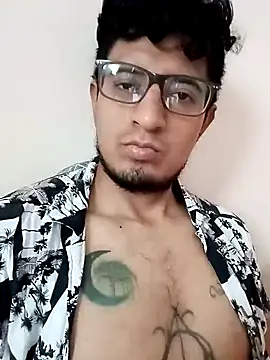 Snapshot of ale3J4a chatting on November 17, 2025, 8:35 pm ale3J4a online show from November 17, 2025, 8:35 pm