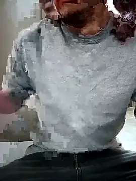 Snapshot of ale3J4a chatting on November 15, 2025, 4:00 pm ale3J4a online show from November 15, 2025, 4:00 pm