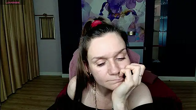 AriaGray online show from February 6, 2026, 1:01 am