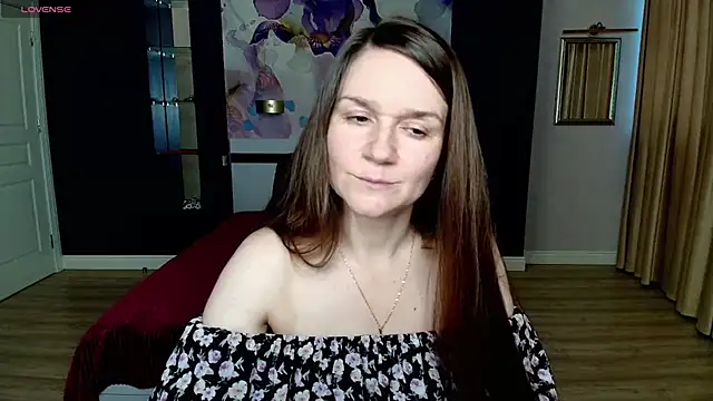 AriaGray online show from December 22, 2025, 1:33 pm