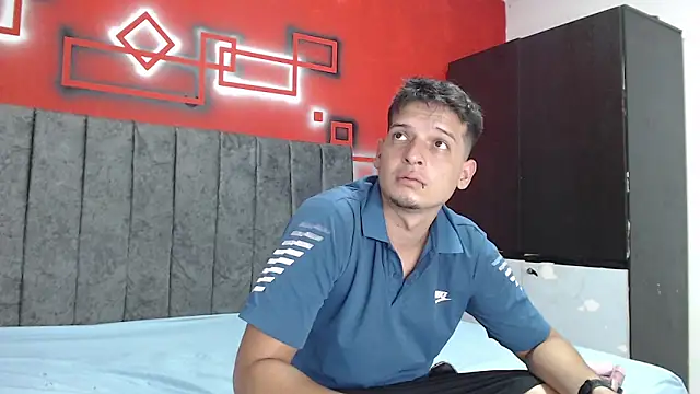 FerneyManti online show from October 31, 2025, 1:41 pm