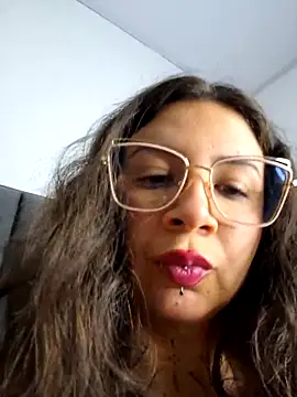 Aria Bennett21 online show from April 8, 2026, 3:52 am