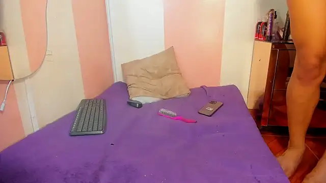 Aura love69 online show from November 27, 2025, 5:13 pm