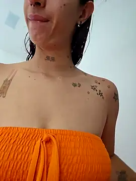 Abbyjonhson   online show from October 19, 2025, 7:05 pm