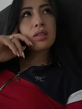 Snapshot of Sara_luna_ chatting on June 28, 2026, 10:05 pm Sara luna online show from June 28, 2026, 10:05 pm