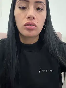 Snapshot of Sara_luna_ chatting on February 14, 2026, 10:32 pm Sara luna online show from February 14, 2026, 10:32 pm