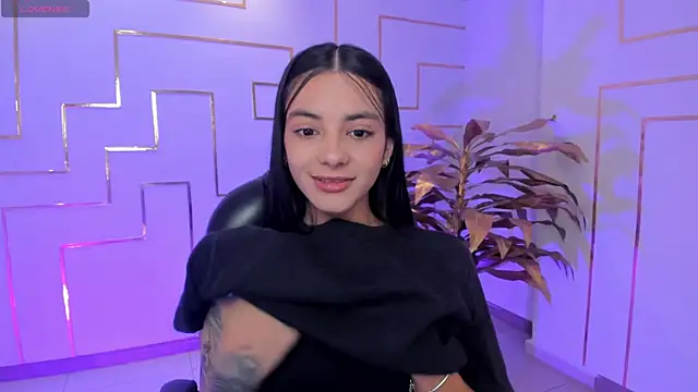 HannahJamesX online show from September 12, 2025, 6:07 pm