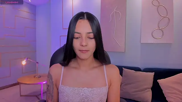 HannahJamesX online show from February 5, 2025, 6:59 pm