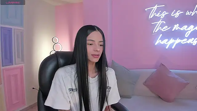 Snapshot of HannahJamesX chatting on March 28, 2026, 7:15 pm HannahJamesX online show from March 28, 2026, 7:15 pm