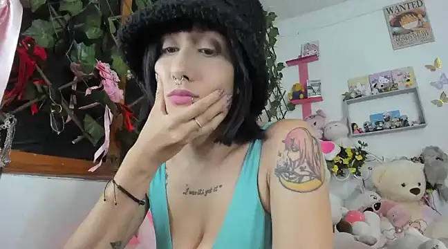 Snapshot of LunaDeCristall chatting on February 27, 2025, 6:46 am LunaDeCristall online show from February 27, 2025, 6:46 am