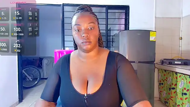 Snapshot of CiaraEbony chatting on March 4, 2025, 3:33 am CiaraEbony online show from March 4, 2025, 3:33 am