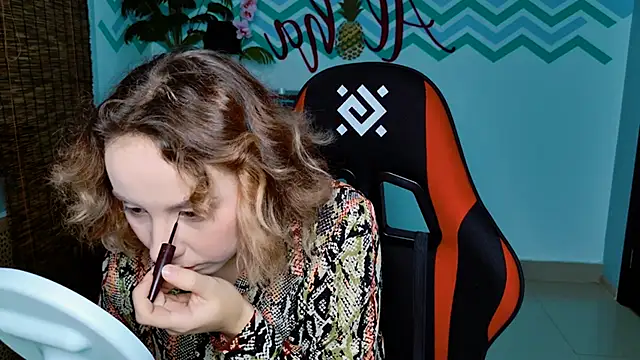 JasmineMilko online show from October 8, 2025, 5:09 am