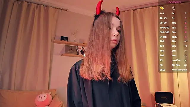 DominikaElis online show from March 13, 2026, 8:03 pm